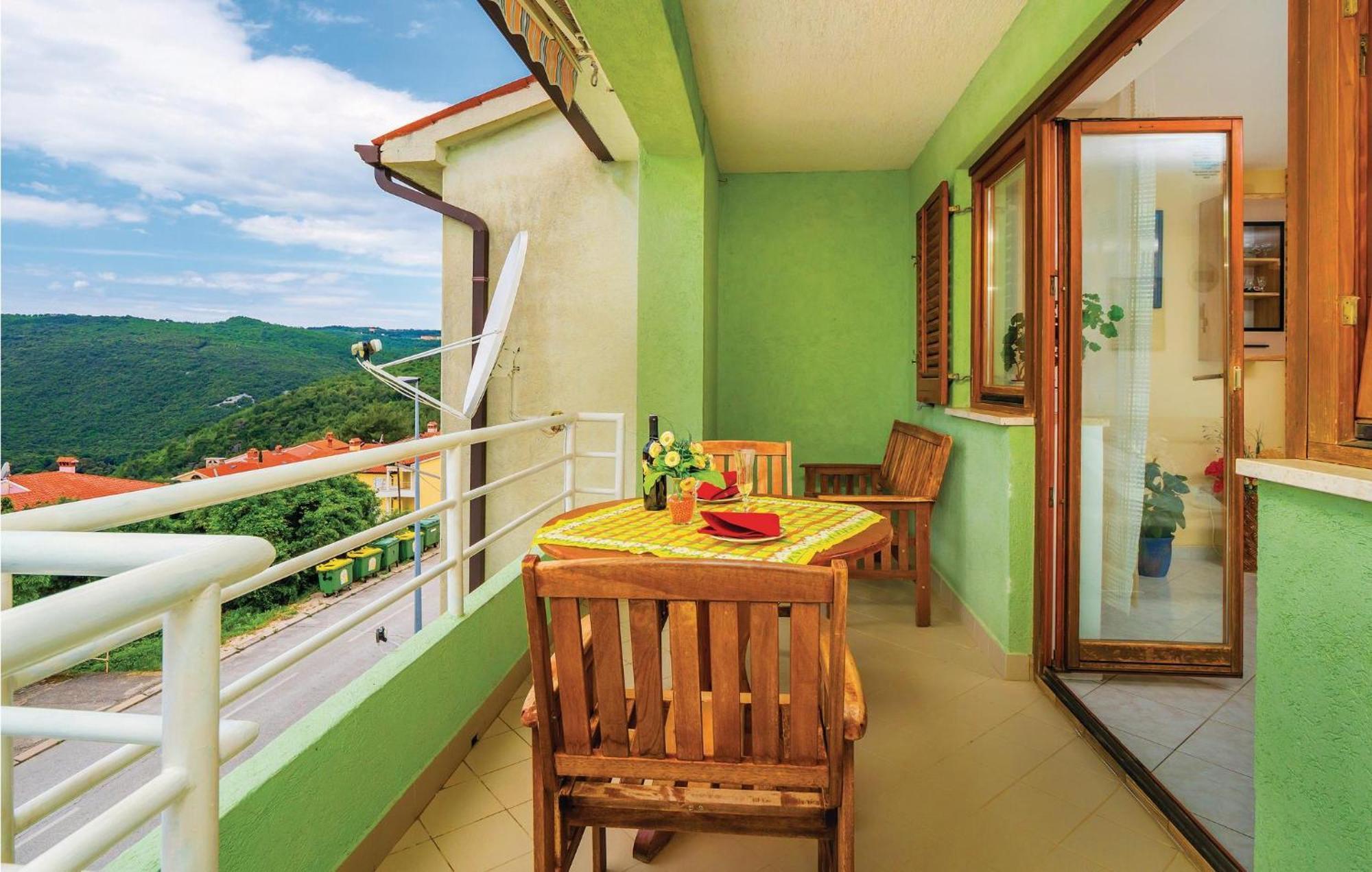 2 Bedroom Gorgeous Apartment In Рабац Экстерьер фото
