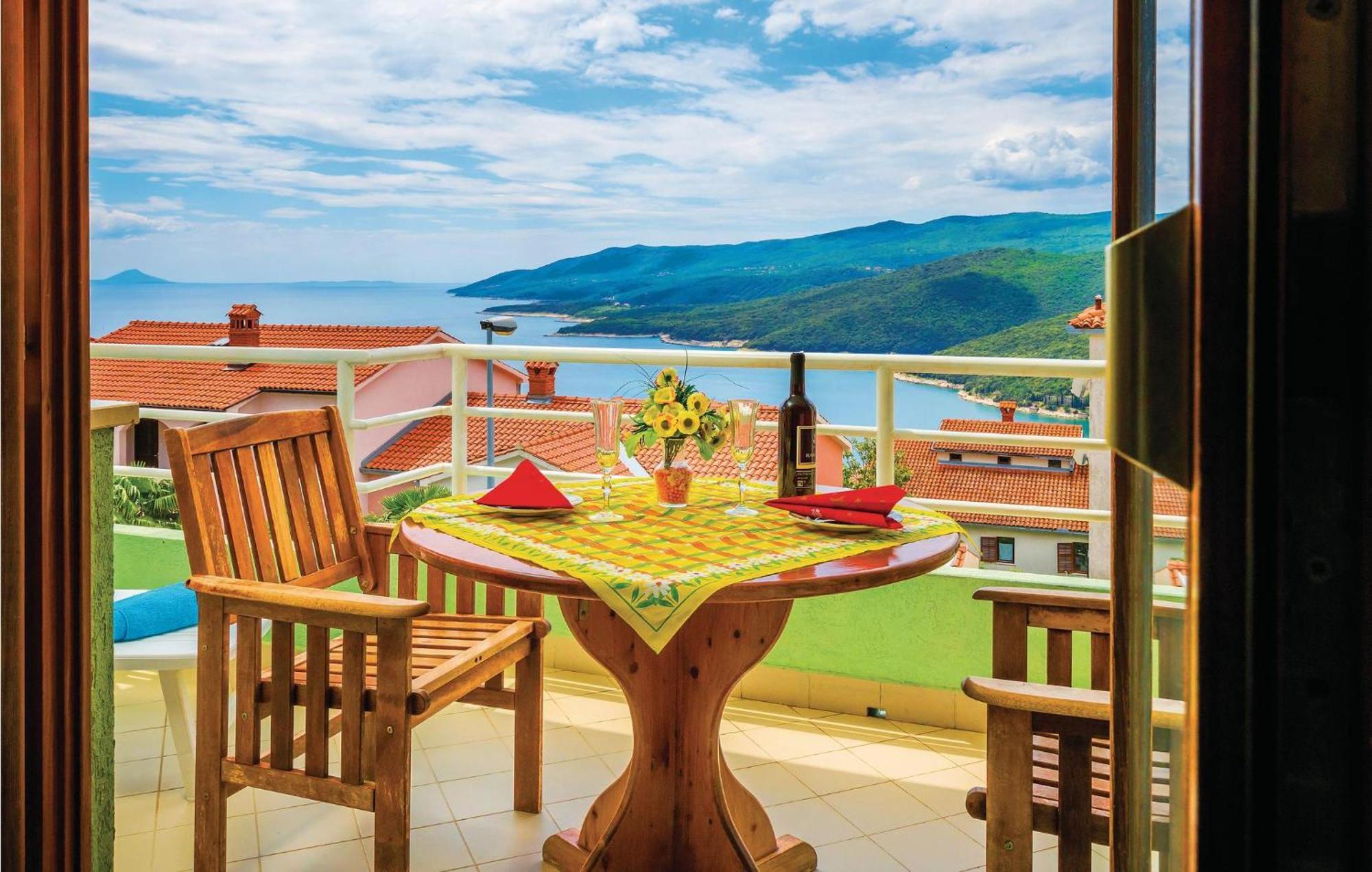 2 Bedroom Gorgeous Apartment In Рабац Экстерьер фото